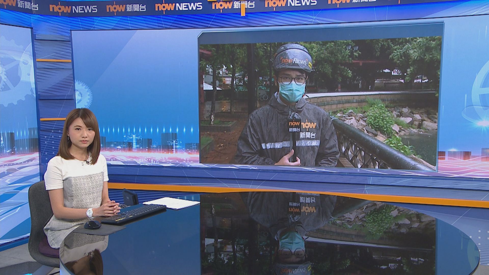 【現場報道·鯉魚門】早上風勢明顯減弱　居民以沙包擋水板戒備