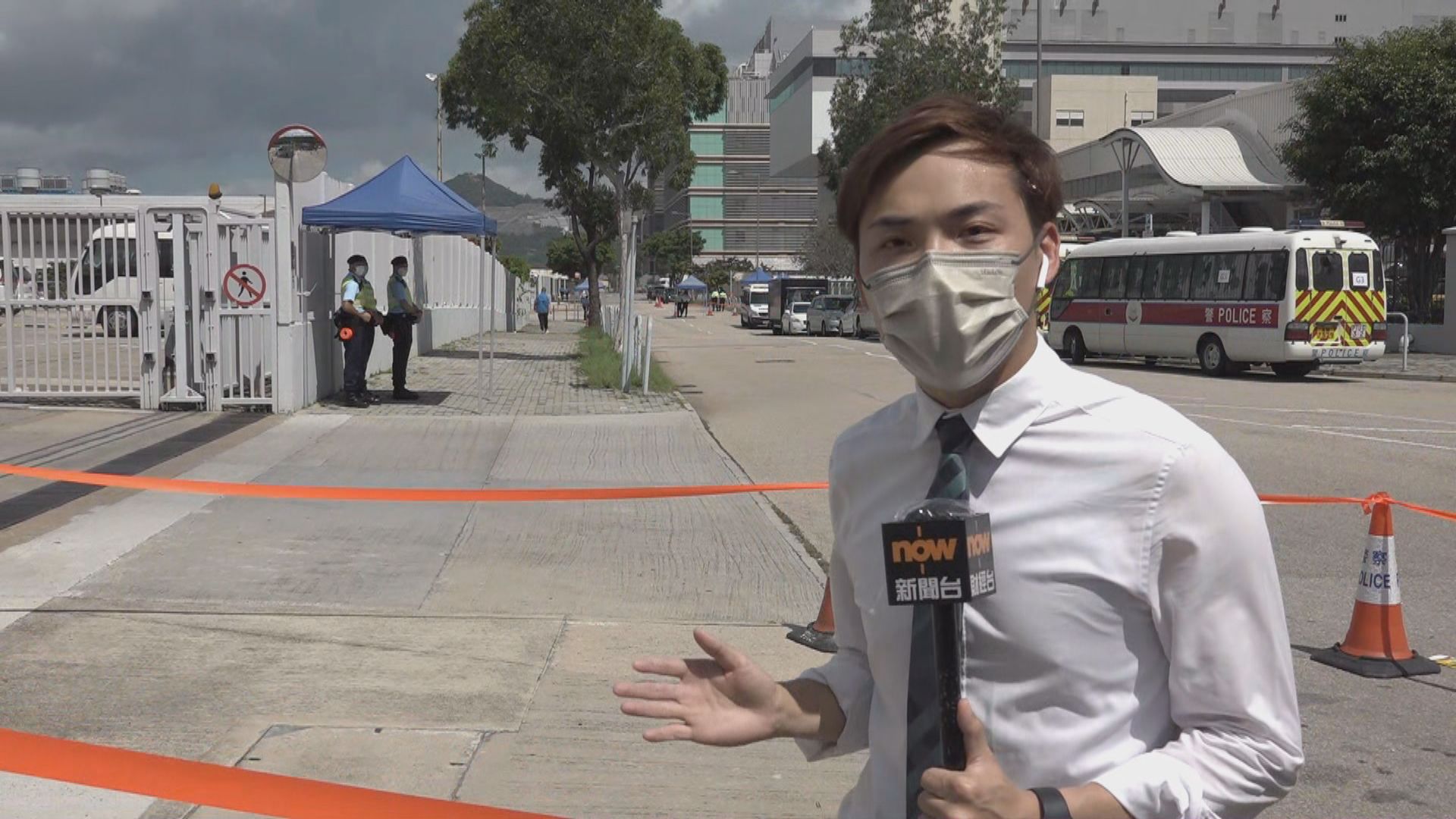 【將軍澳現場報道】壹傳媒員工未獲批進入辦公室樓層　警方約十一時會見傳媒