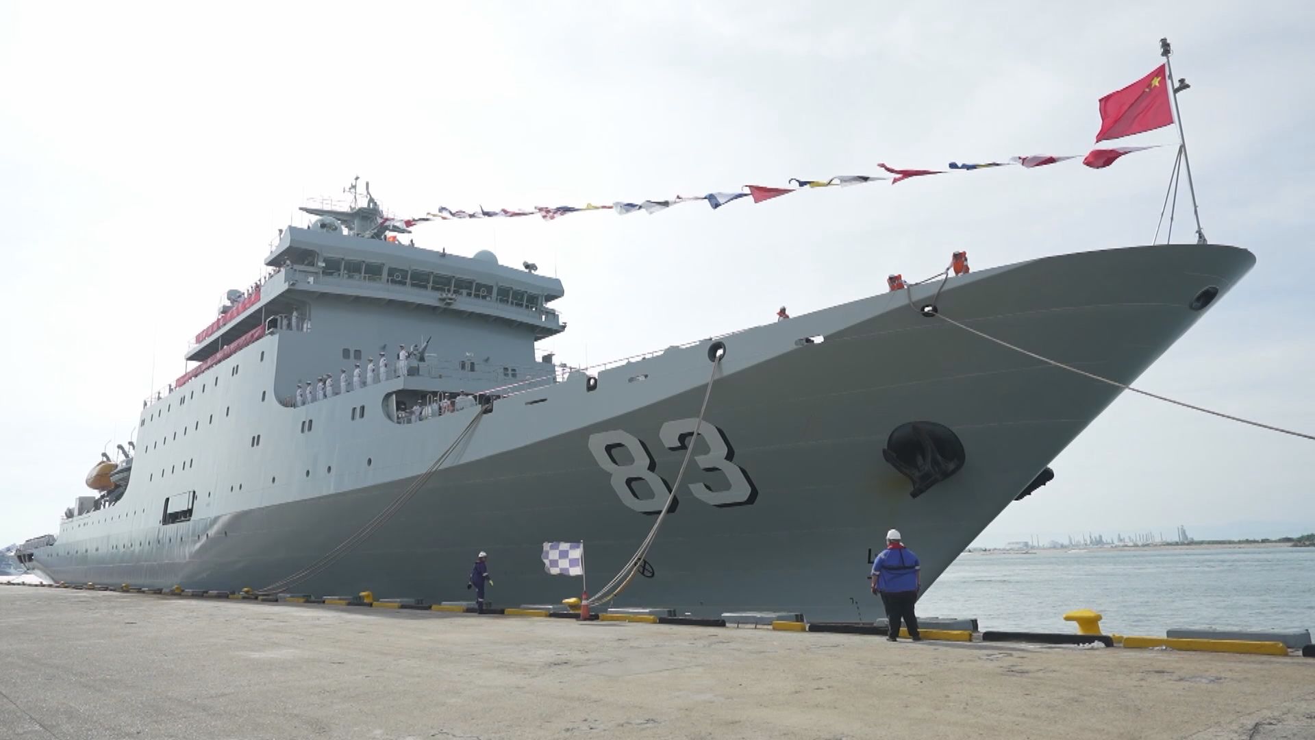 解放軍戚繼光艦沂蒙山艦訪港　10月1日2日可於昂船洲軍營參觀