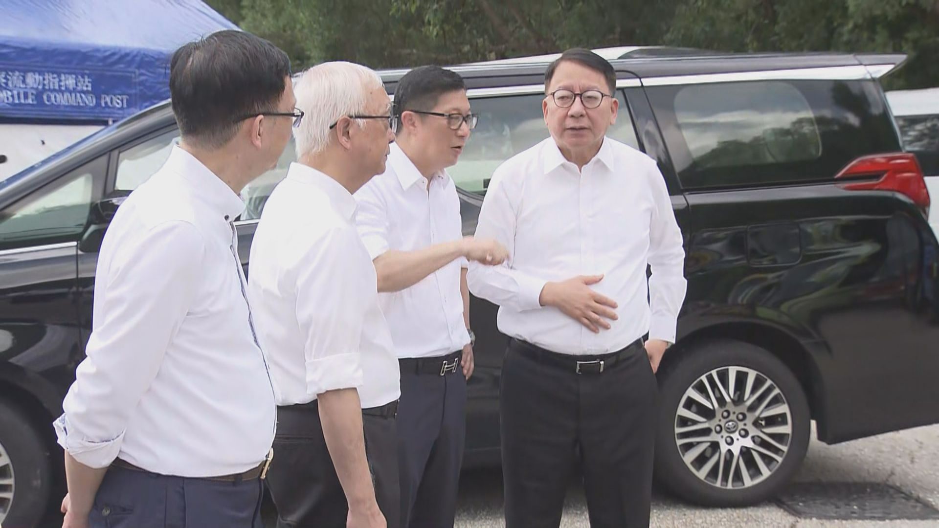 陳國基等司局長到西貢北潭涌視察交通狀況