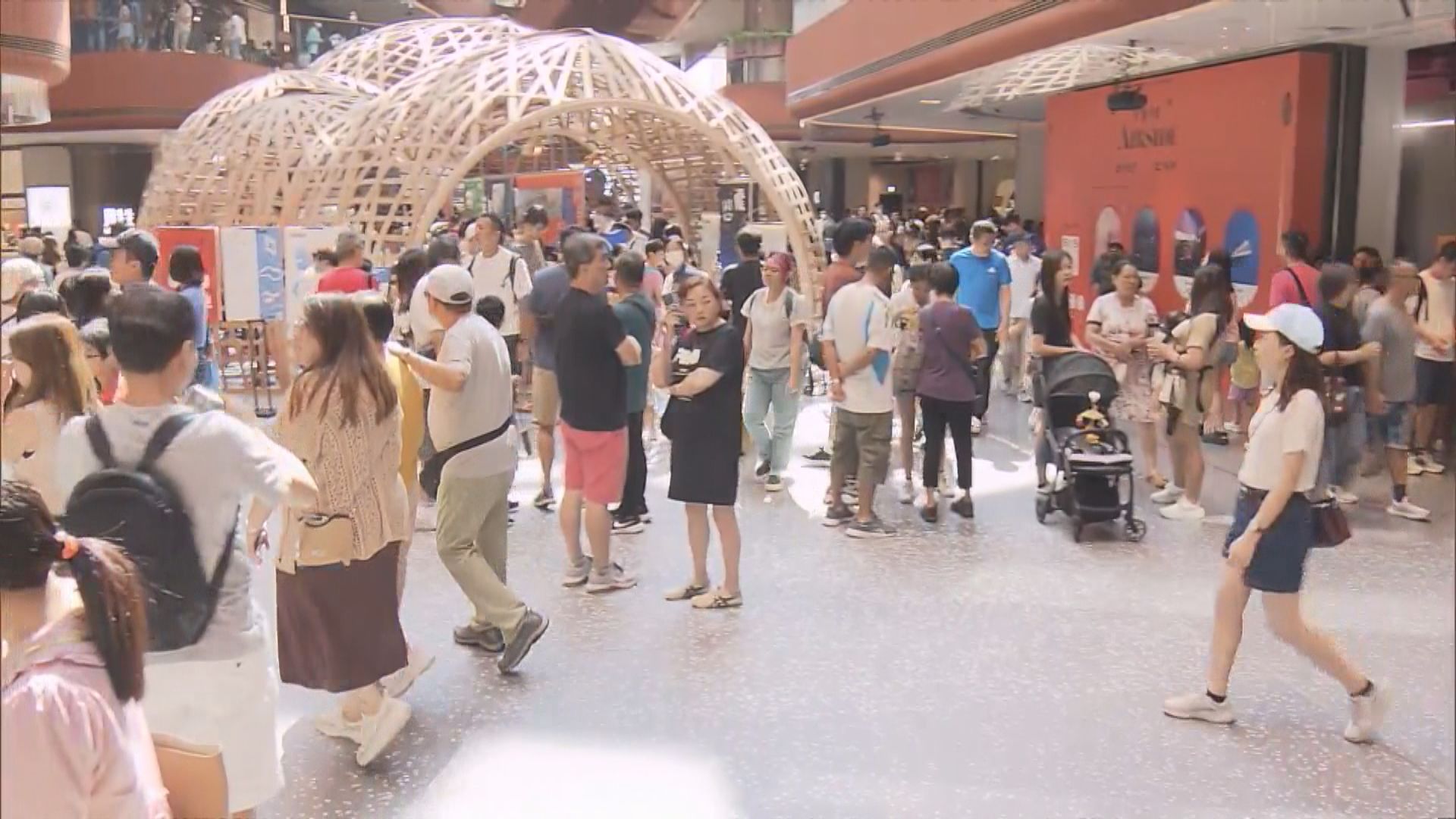 啟德有新開幕商場 市民趁假期跨區前往感受節日氣氛
