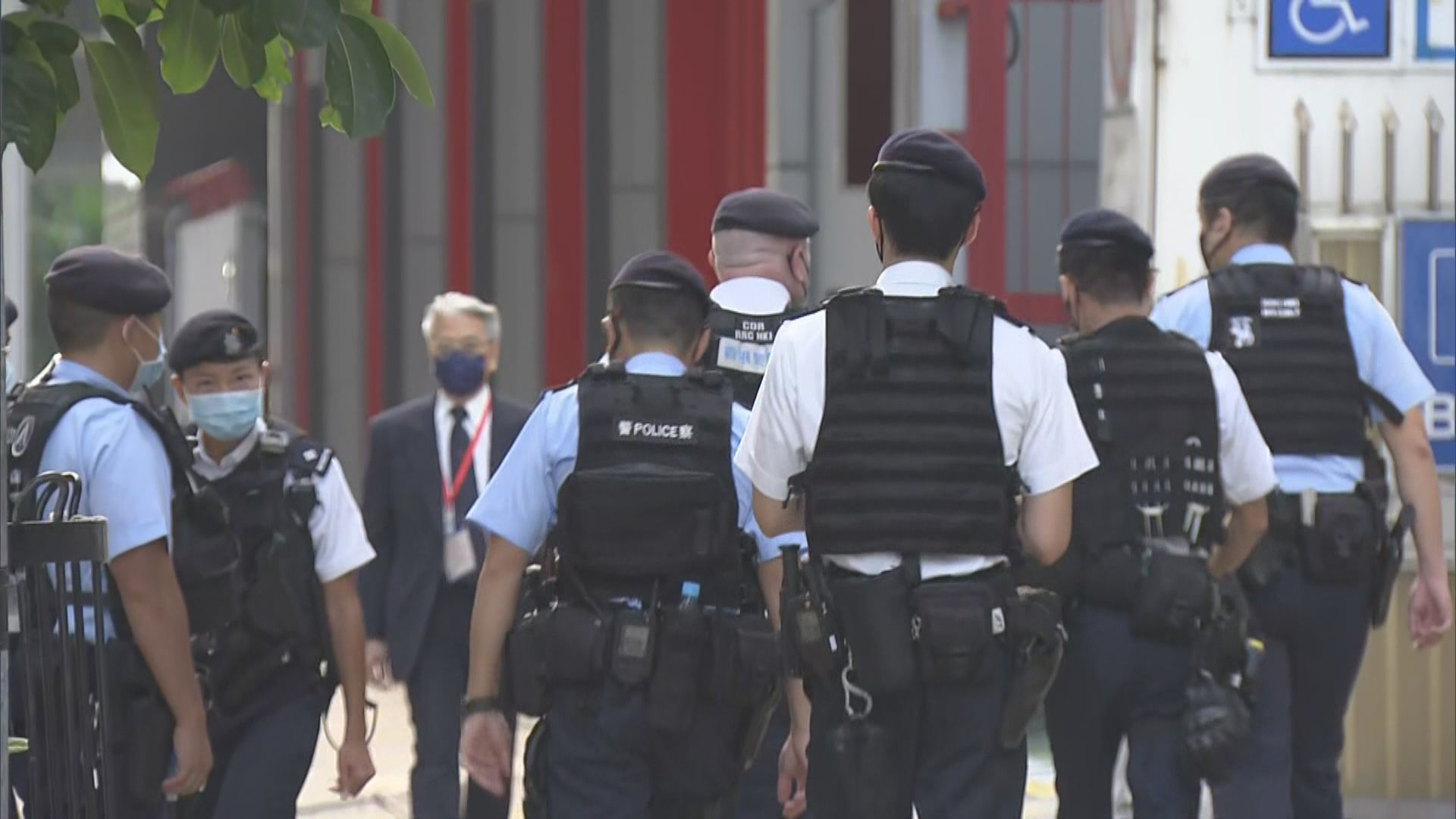 政府辦國慶升旗禮及酒會　灣仔大批警員巡邏戒備