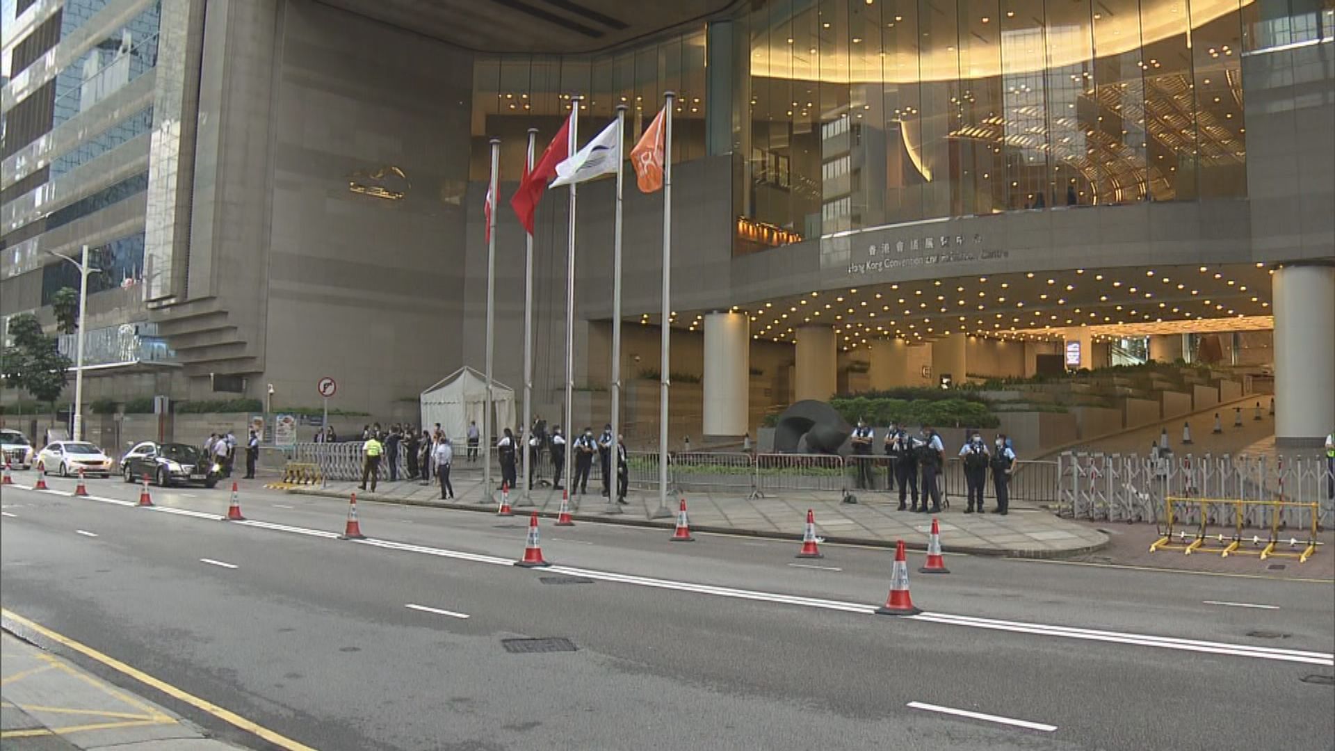 升旗儀式及國慶酒會早上舉行　警方多處加強戒備