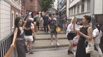 十一黃金周尖沙咀廣東道人龍不再　內地客轉往中環卑利街打卡