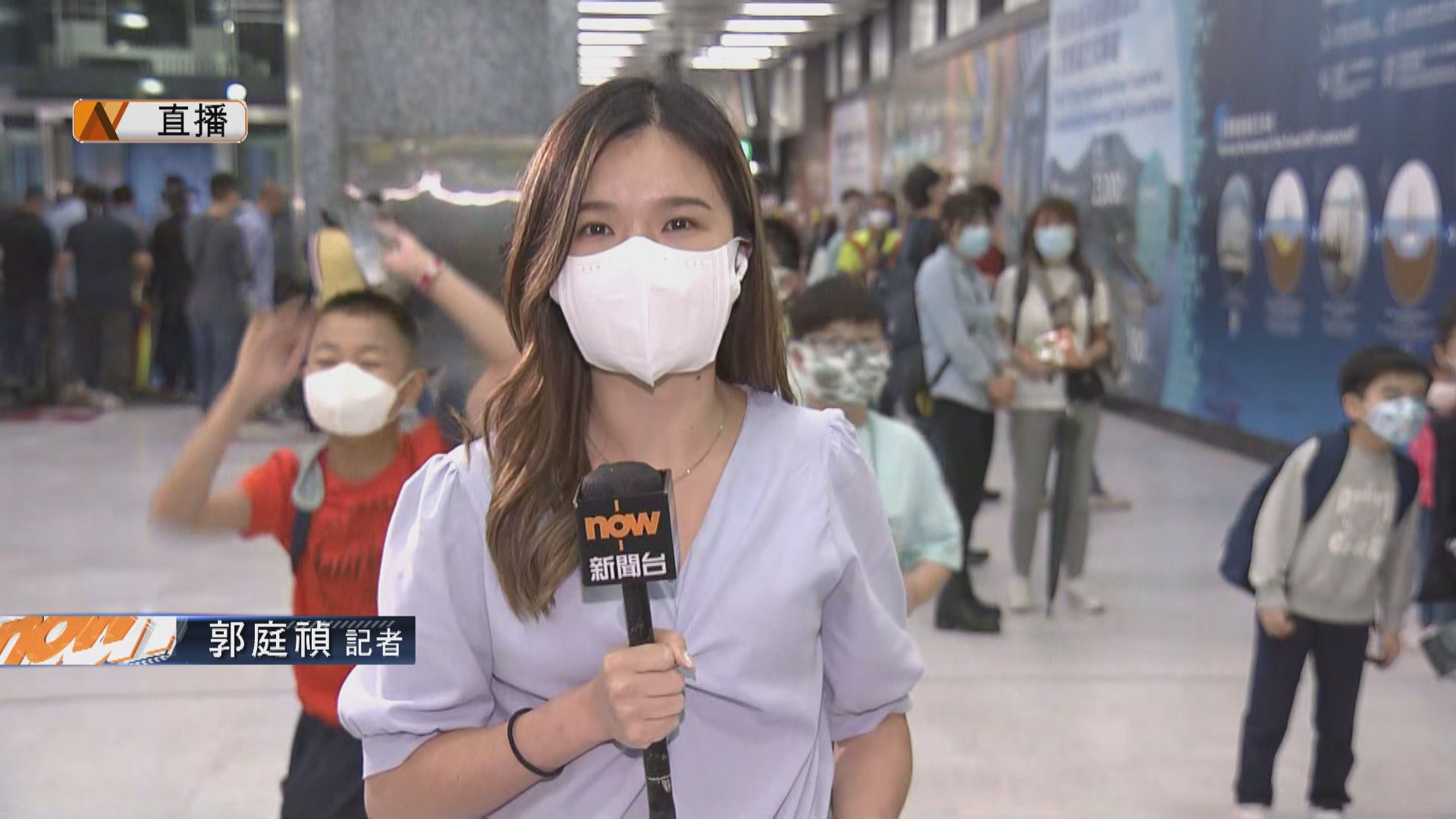 【會展站‧現場報道】中午到站參觀和乘車的市民越來越多