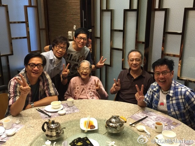 溫拿陪譚詠麟媽媽飲早茶 B哥哥消失了？