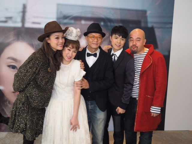 Ivana短袖婚紗襯平底鞋出嫁 眾星到賀