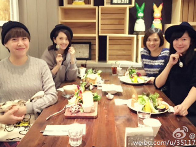 昔日組合隊員再聚 楊丞琳自嘲「4 in old」