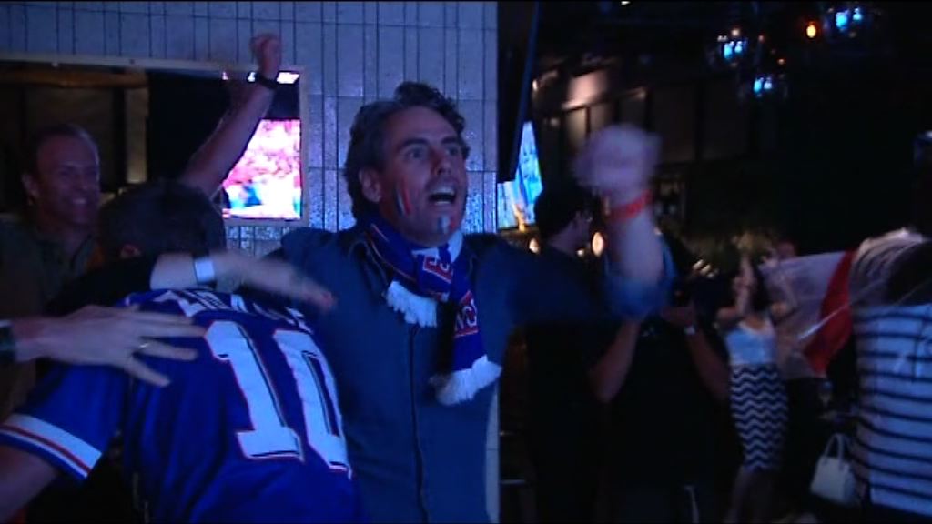 世界盃決賽　球迷酒吧觀賽氣氛熱鬧