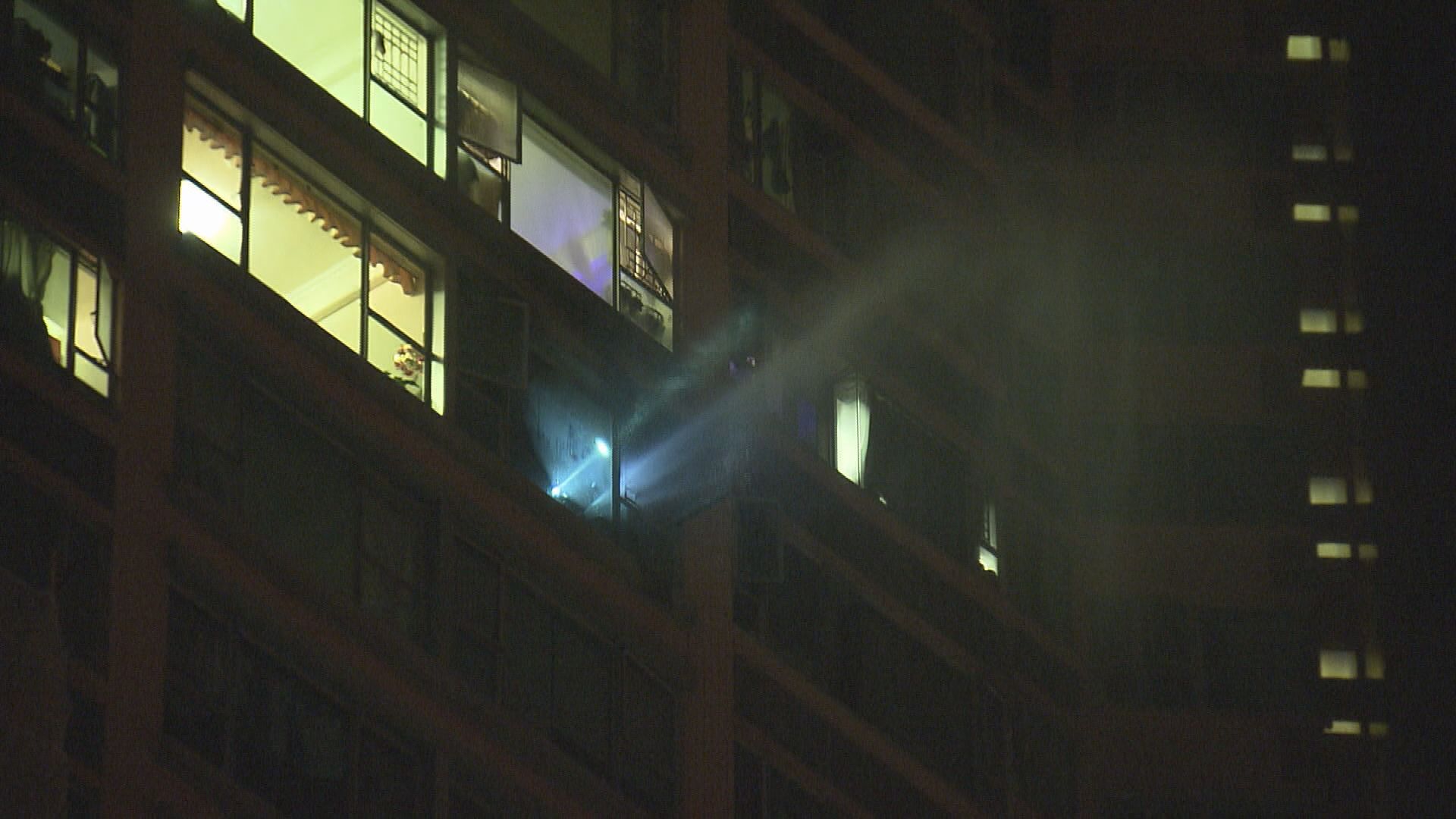 青衣盈翠半島火警一名男住客送院