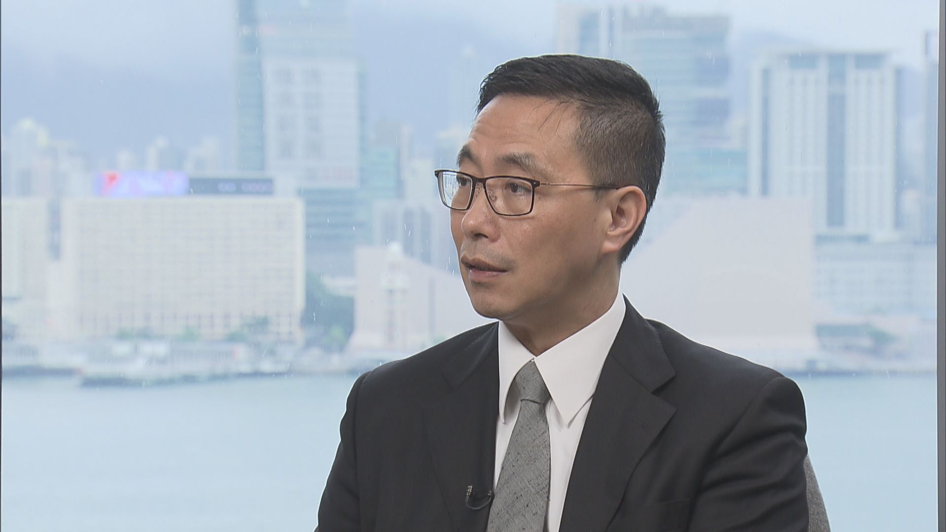 楊潤雄:鼓勵學校不單以成績評估學生