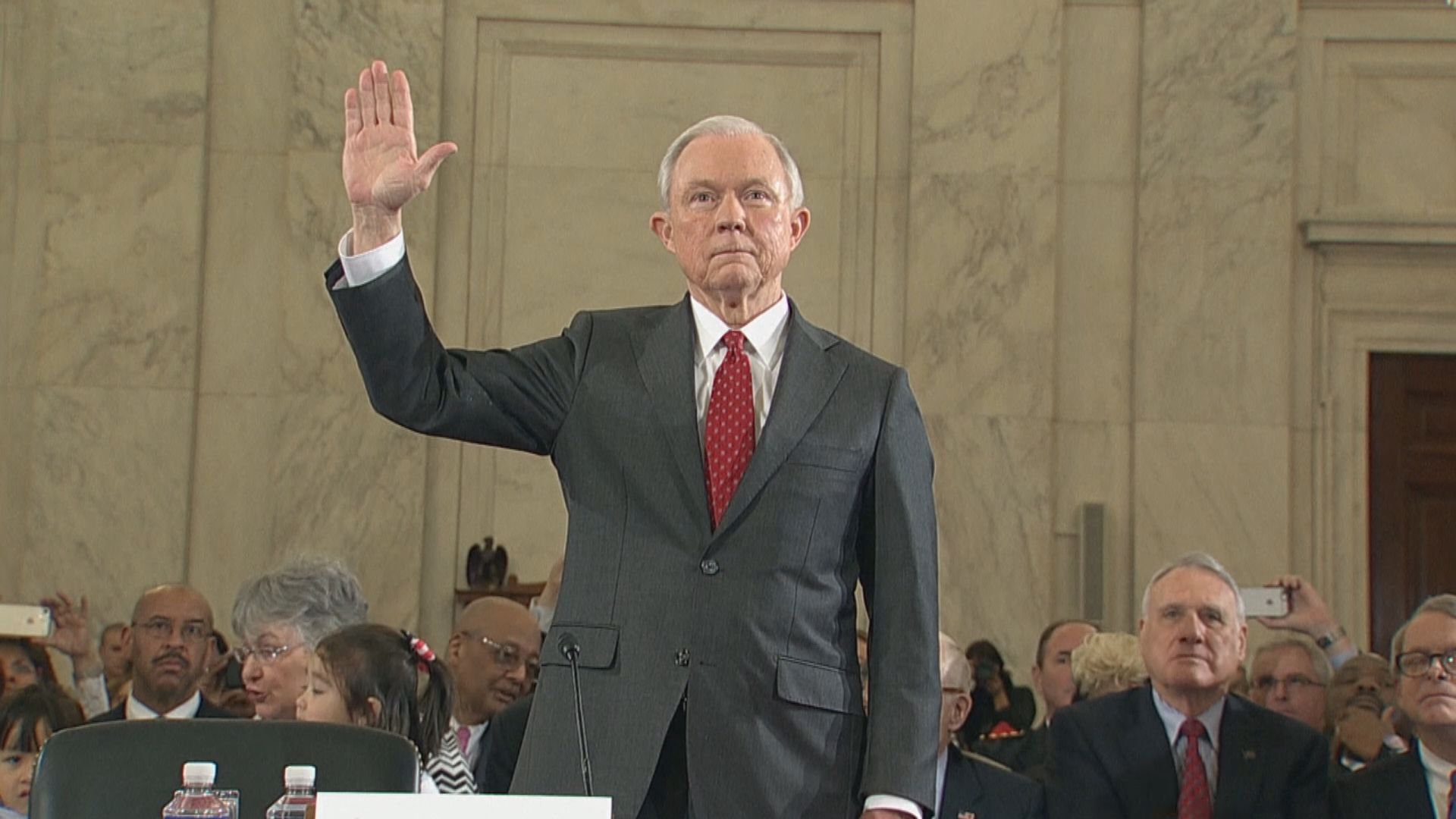 塞申斯：應特朗普要求辭職