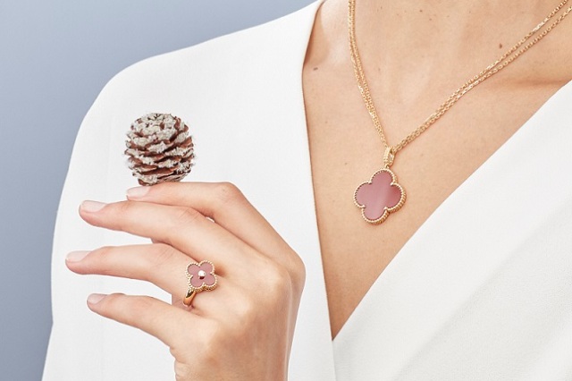 情人節新攻略：Van Cleef & Arpels 璣鏤雕花黃金 
