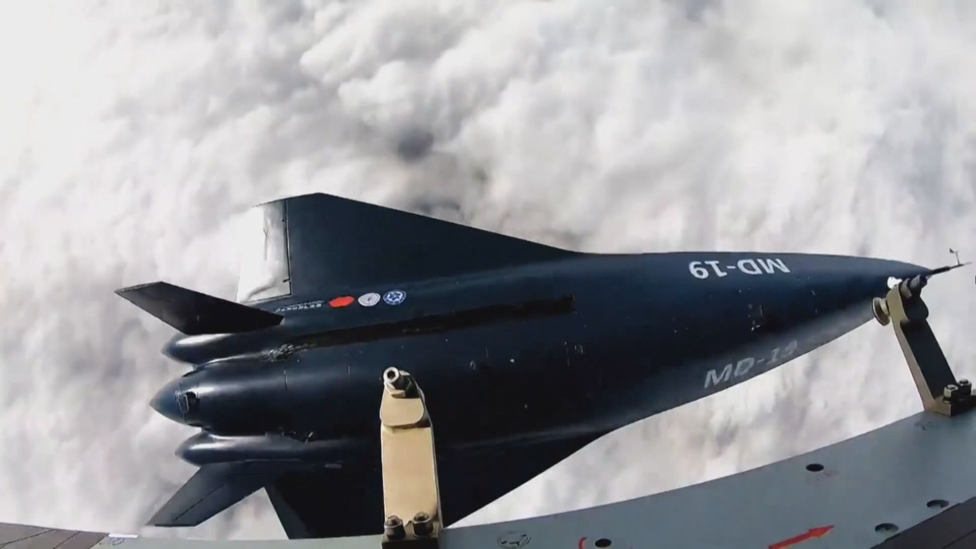 中方公布自主研發無人機試飛片段　高超音速飛行後降落傳統跑道成首例