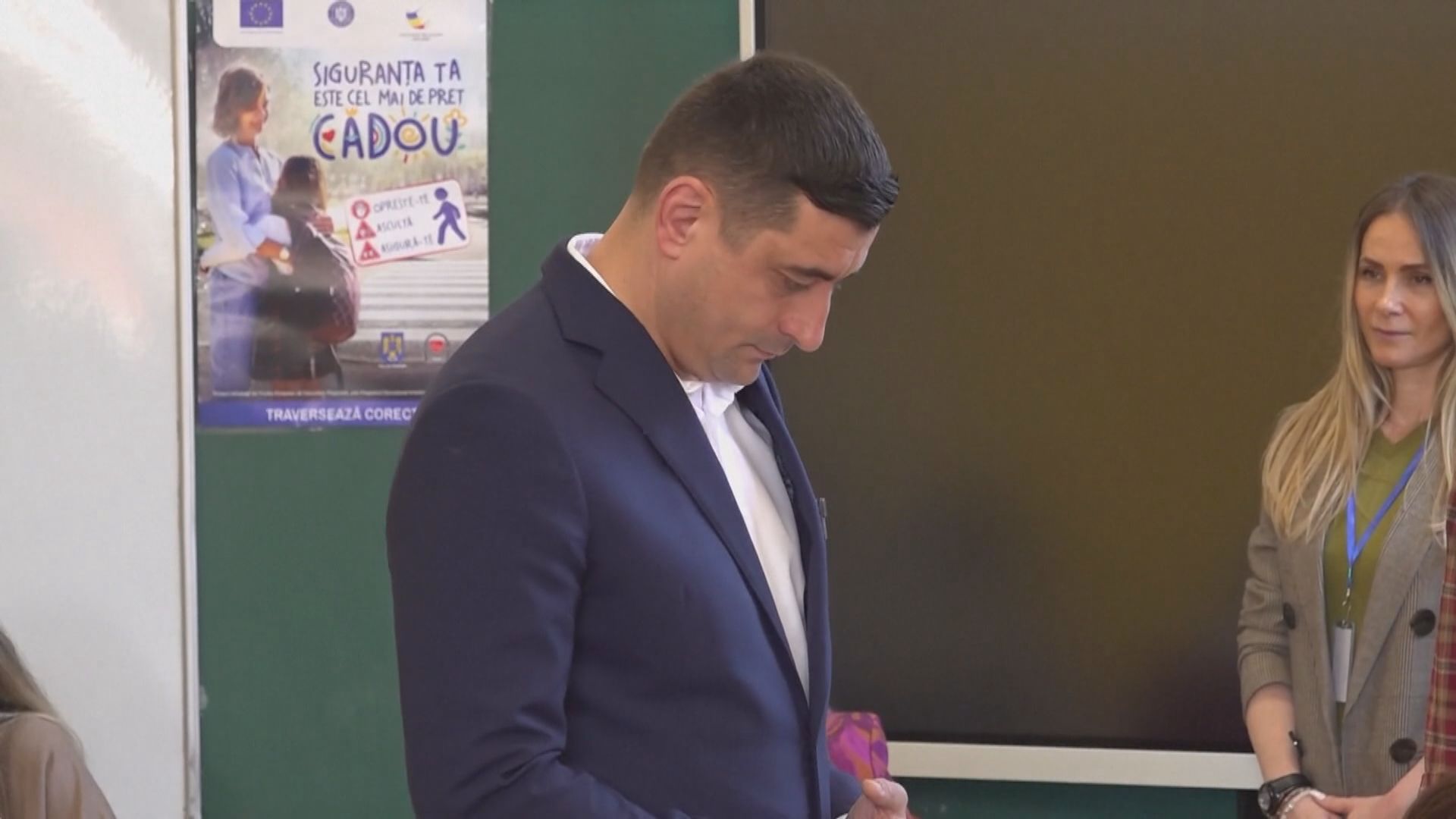 羅馬尼亞總統選舉料需次輪投票　領先極右候選人未必穩勝