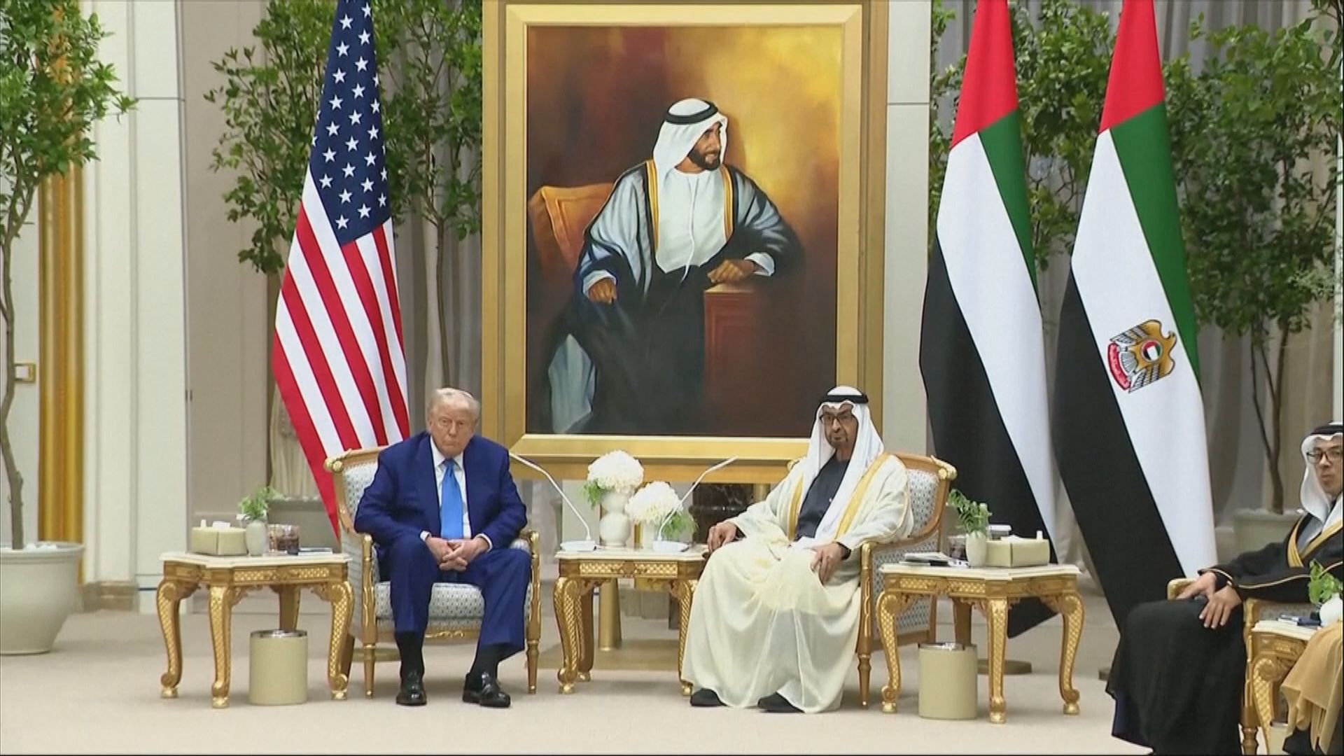 特朗普轉抵阿聯酋阿布扎比　雙方達成2000億美元投資協議