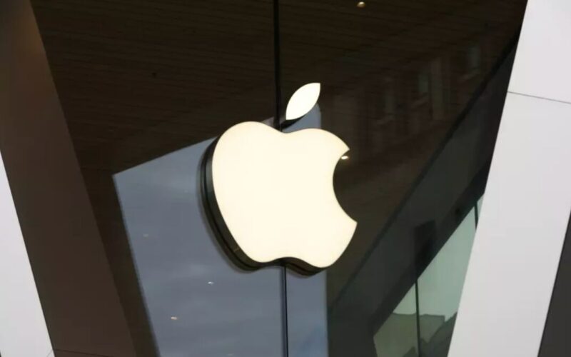 特朗普強硬表態：APPLE、SAMSUNG不在美建廠就加徵25%關稅 !