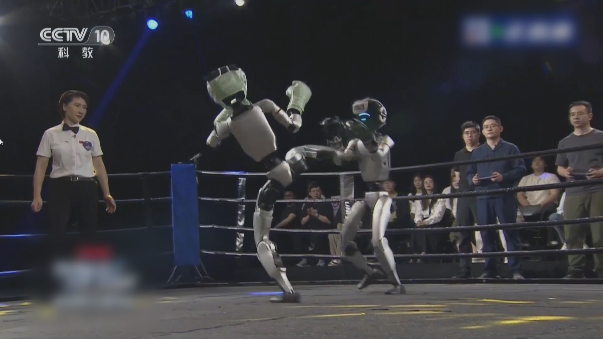 全球首個人形機械人格鬥擂台賽杭州上演