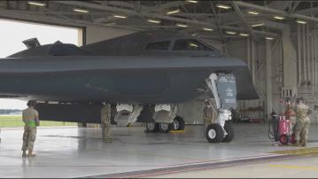 以伊衝突｜據報美軍在關島部署搭載鑽地炸彈B2轟炸機　特朗普稱已攻擊伊朗核設施