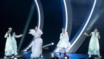 陳慧琳演唱會尾場淚灑紅館　嘉賓草蜢炸爆舞台　蔡一傑病癒強勢回歸