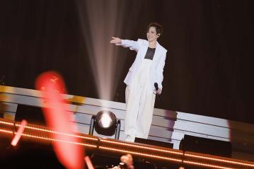 林憶蓮《迴響Resonance》演唱會澳門站落幕 《至少還有你》大合唱引爆情感共嗚　林憶蓮淚崩：歌曲裏有我哋共同成長回憶