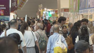 美食博覽｜黑雨影響延至下午開幕　有市民指優惠不及去年