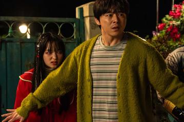 電影預告｜《調教我的喪屍女兒》馴獸師爸爸特訓女兒：她只要不咬人，就不是喪屍