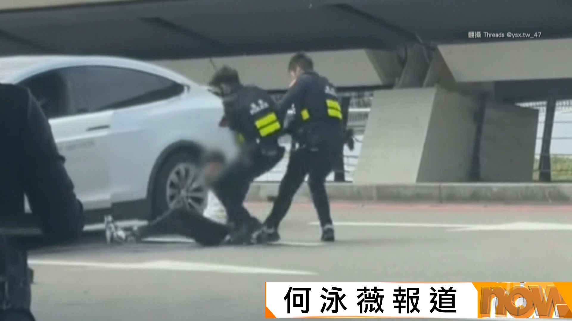 桃園機場白牌車衝撞截查警員　警開八槍制服　無人中槍　香港乘客摔出車外受傷