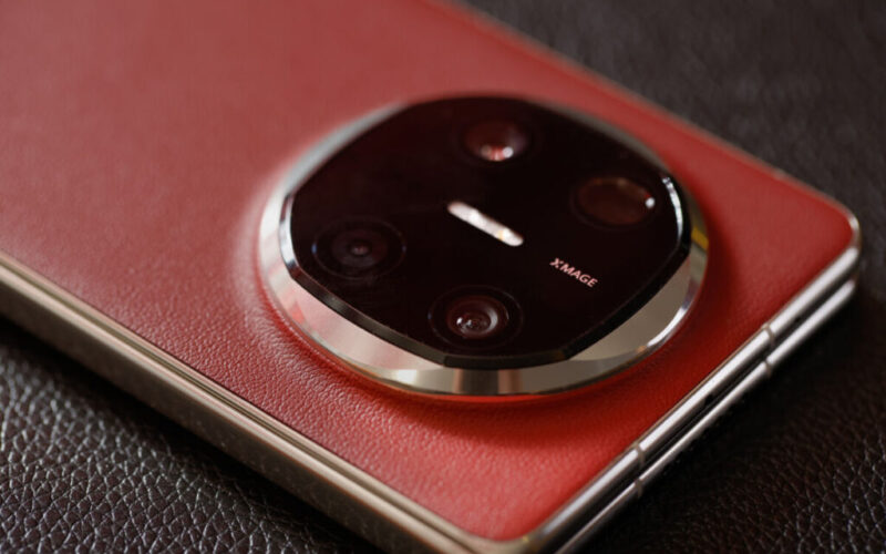 重點升級「紅楓影像」系統，HUAWEI Mate X7 與 Mate 80 系列或將同期登場!