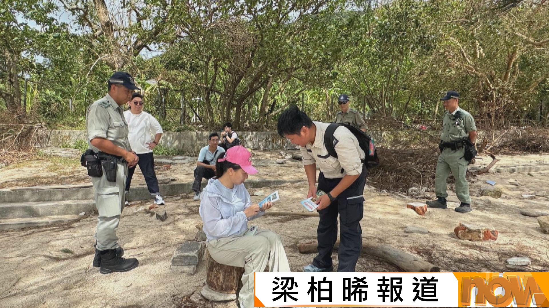 踐踏珊瑚｜大量旅客湧西貢橋咀生態恐受損　漁護署：對管制旅客措施持開放態度