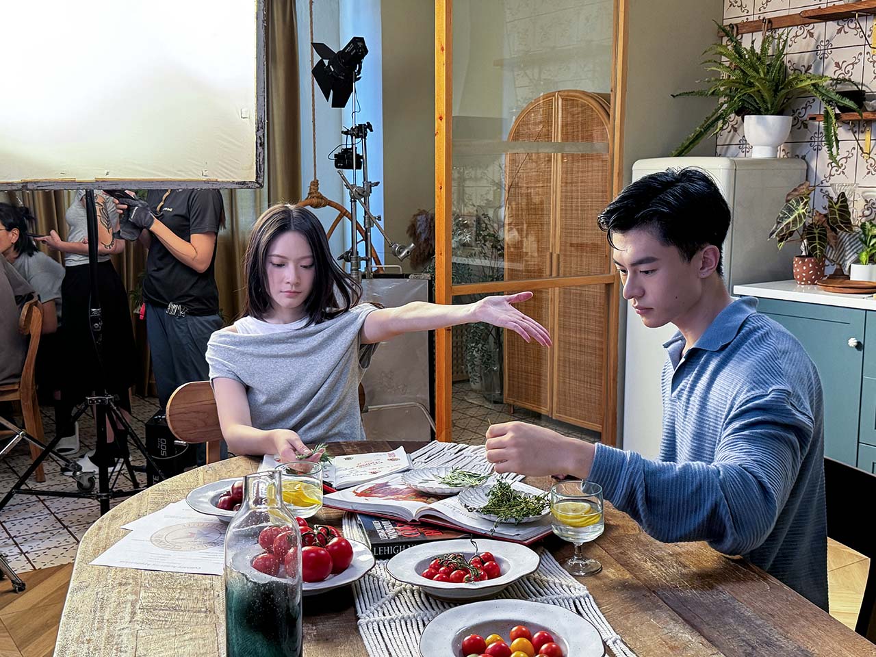 【有片】雲浩影新歌《我們還有幾多時間》MV男主角與女神親密舉動太緊張　Cloud清場培養情緒投入拍攝