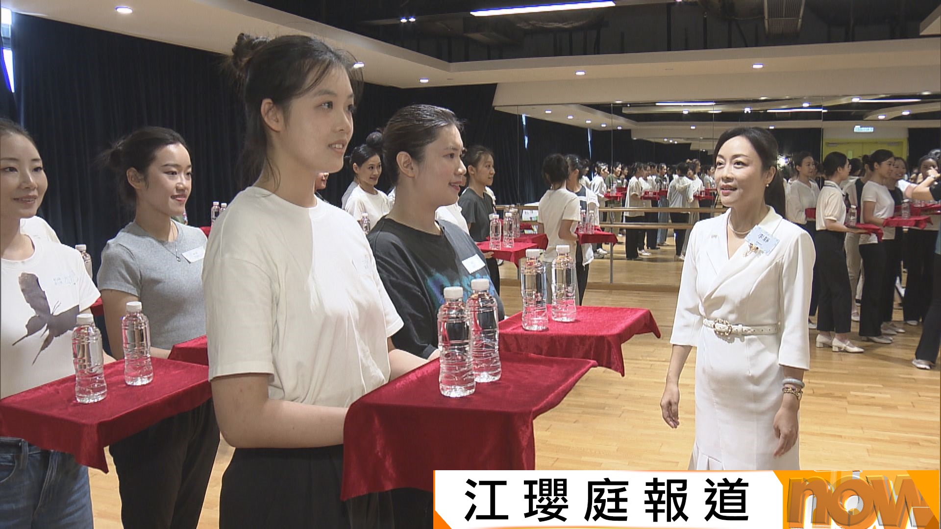 全運會｜粵禮儀導師來港指導禮儀助理　「咬筷子」練笑容學儀態