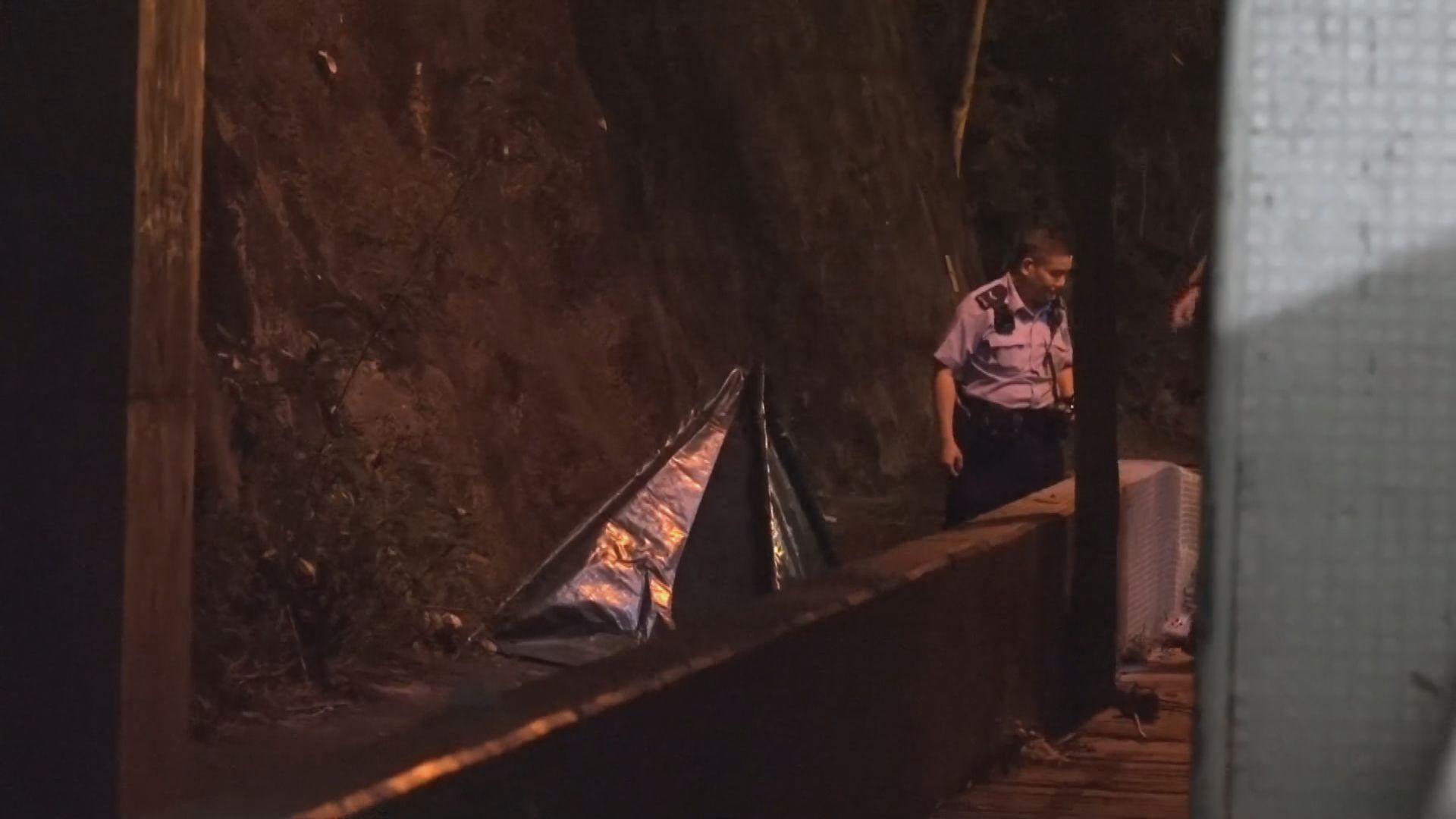 青衣82歲老翁疑殺56歲女友後墮樓亡　警列作謀殺及自殺案