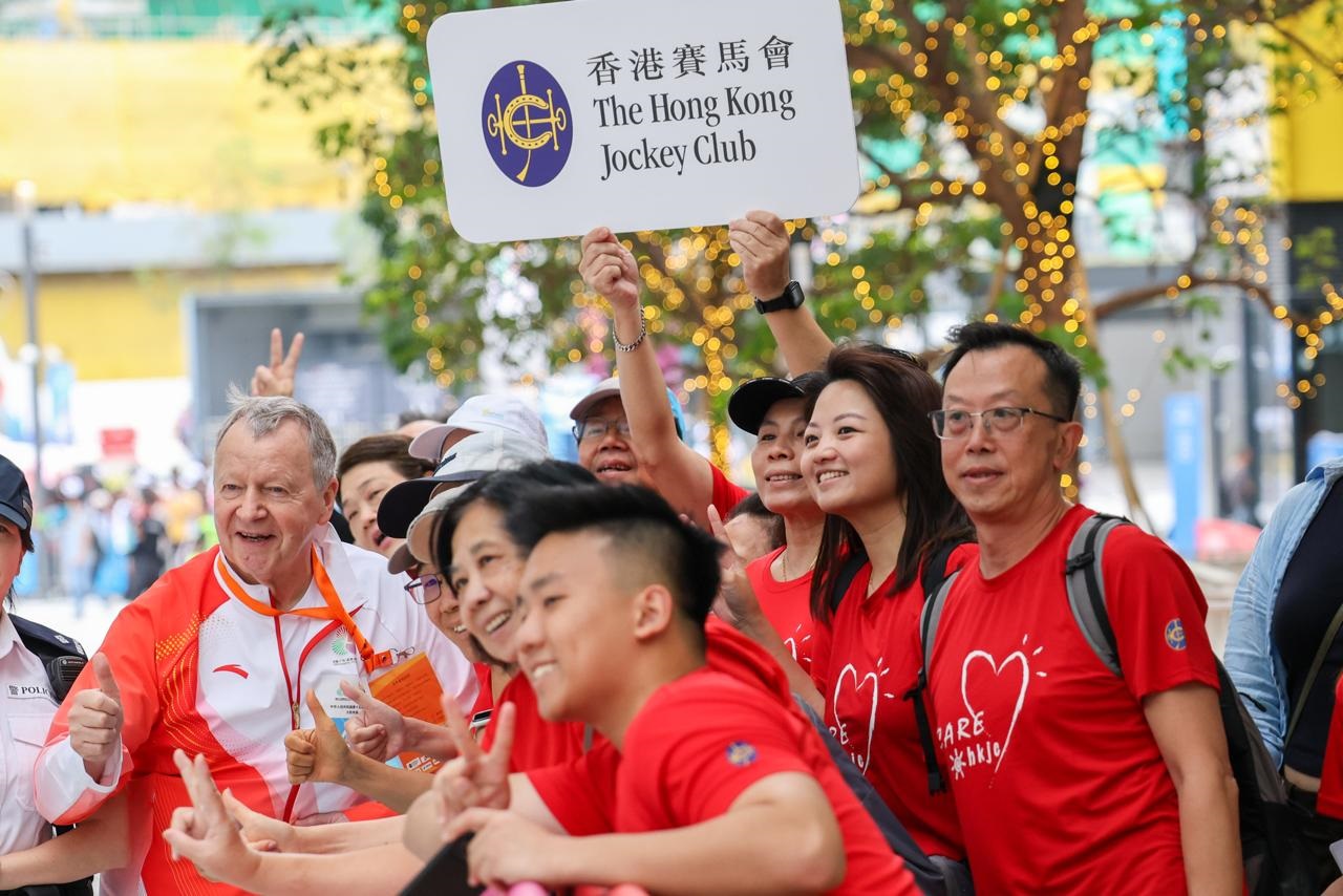 全運會香港賽區唯一合作伙伴　馬會主席攜CEO等9人參與傳遞火炬