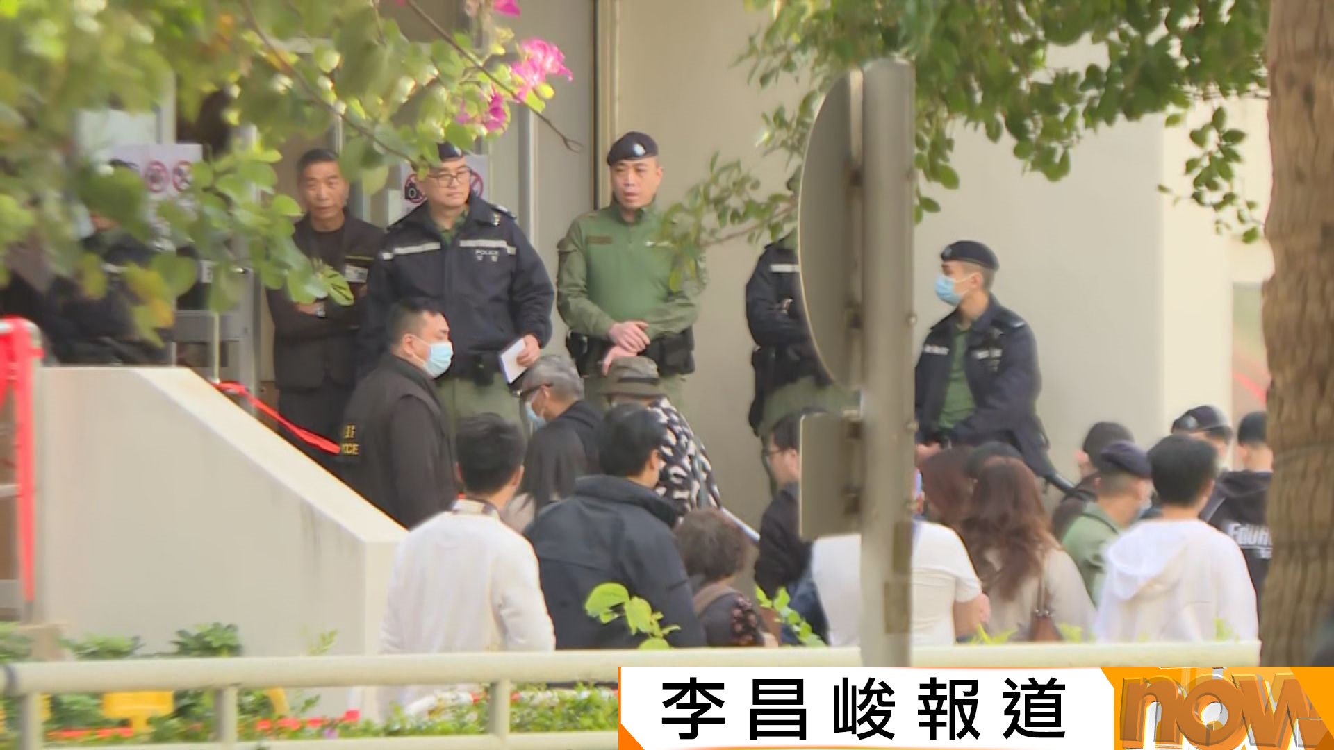 宏福苑五級火災｜死亡人數增至128人　200人情況未明　當局設辨認處助失聯者家屬經相片辨認身份