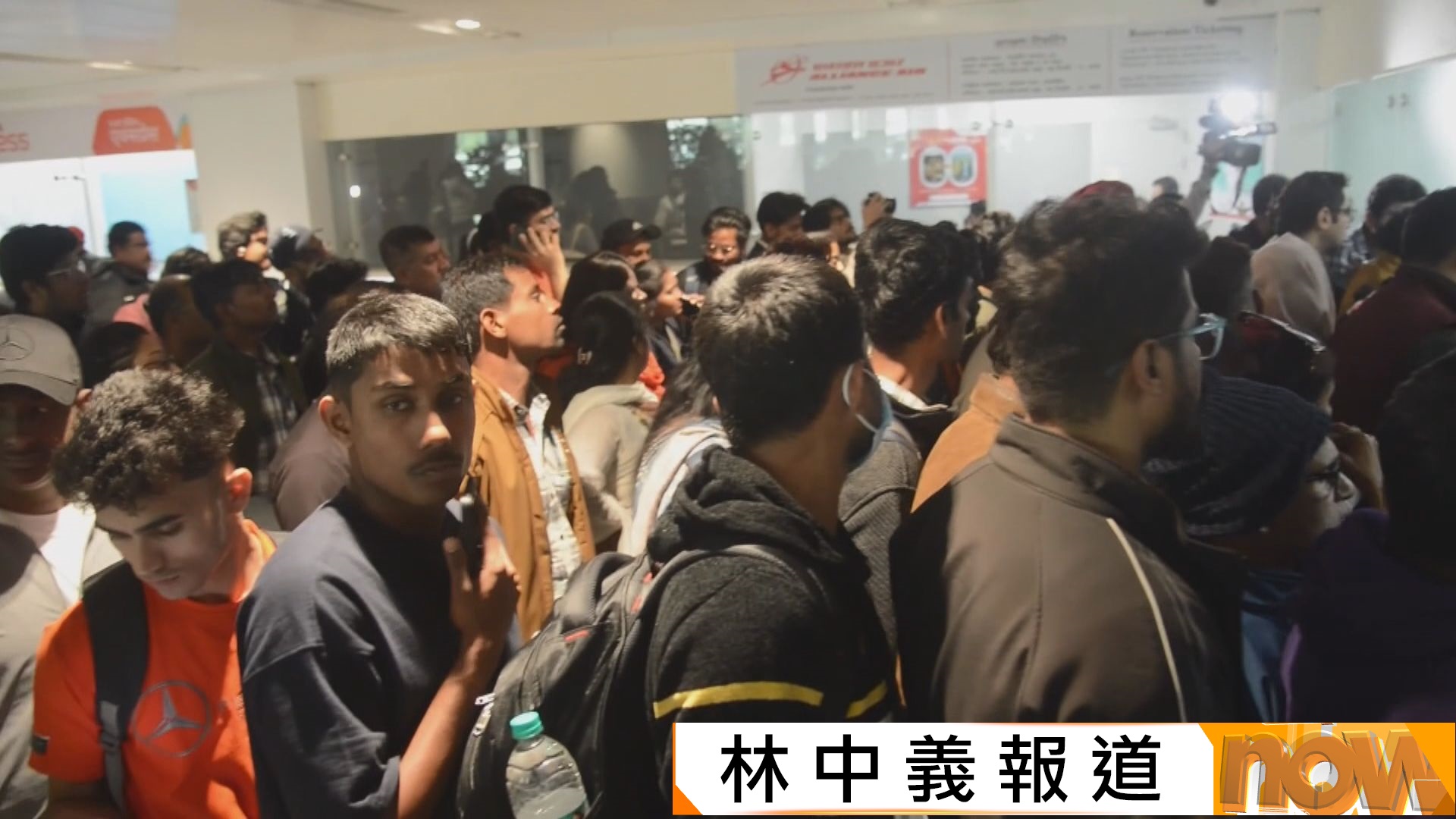 印度靛藍航空取消數千航班令大批旅客滯留機場