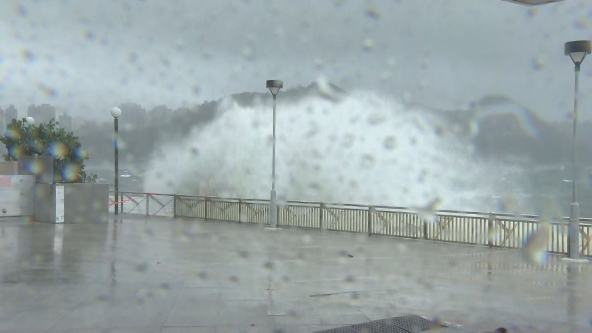 天氣｜天文台回顧2025年香港風雨連場　高溫暴雨打破多項紀錄