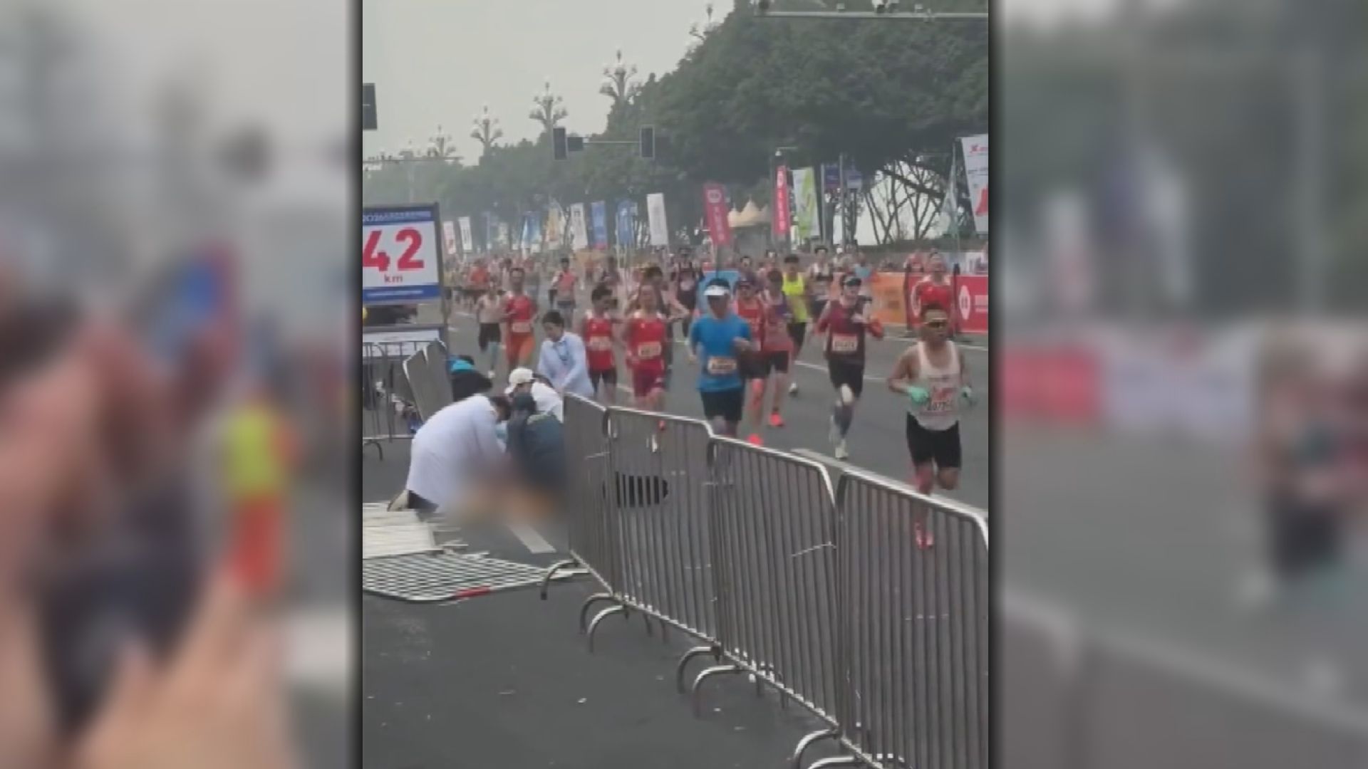 重慶馬拉松男跑手終點前倒地猝死　據報平日身體素質良好曾「破三」