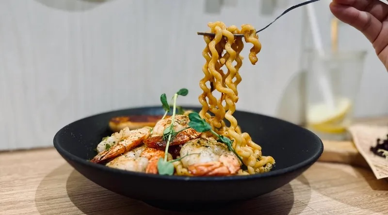 〈好食〉人氣卷卷意粉 粉嶺而今小棧