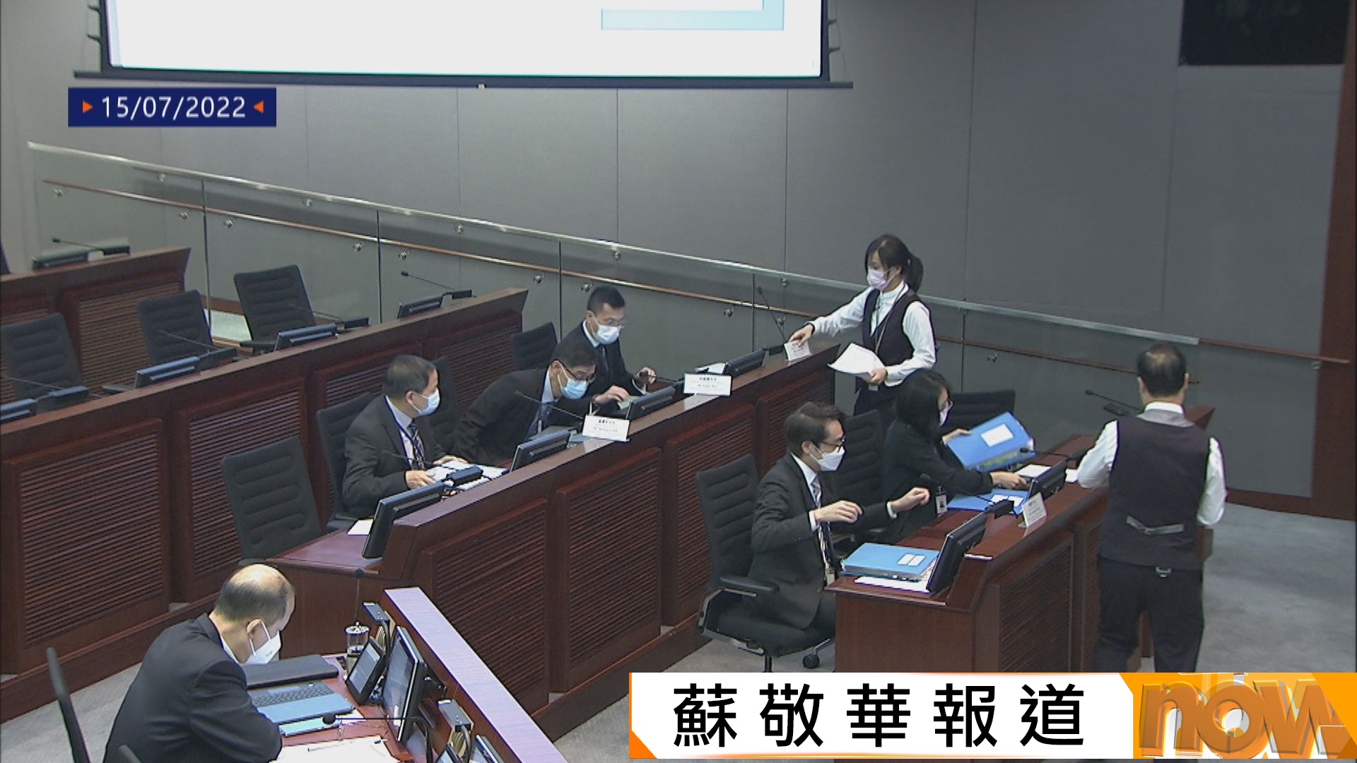 強制佩戴安全帶｜立法會會議運輸及物流局與運輸署有不同的說法　2022年諮詢曾提只適用新登記巴士