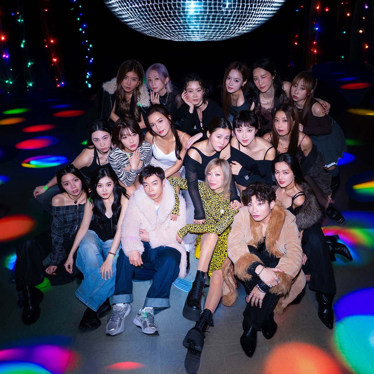 「V姐」鄭秀文率領15性感囡囡重錄新版《星秀傳說》 Louise Fish Mandy揈爆Disco 阿卵Dee哥Rap擔當