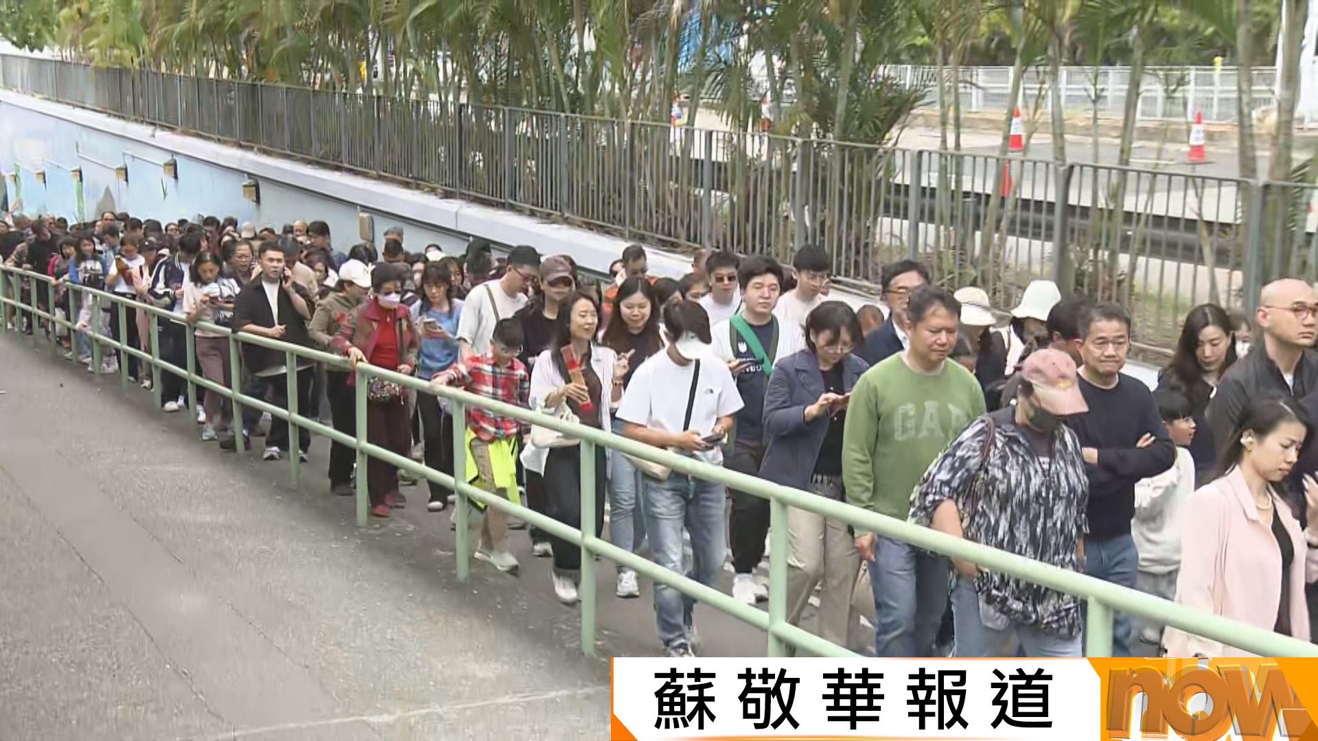 農曆新年｜大批善信初三赤口到車公廟參拜　警務處副處長陳俊燊有到場　稱人流管制行之有效