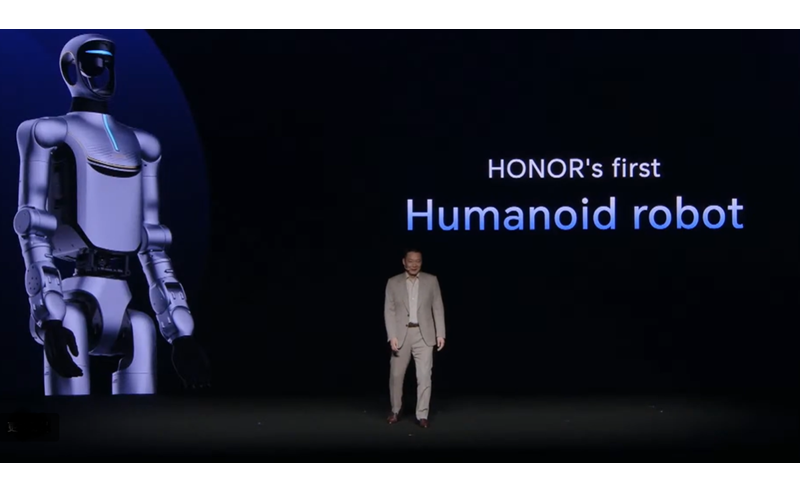 【MWC 2026】 HONOR 首款人型機器人登場！現場表演後空翻、月球步展現驚人平衡力