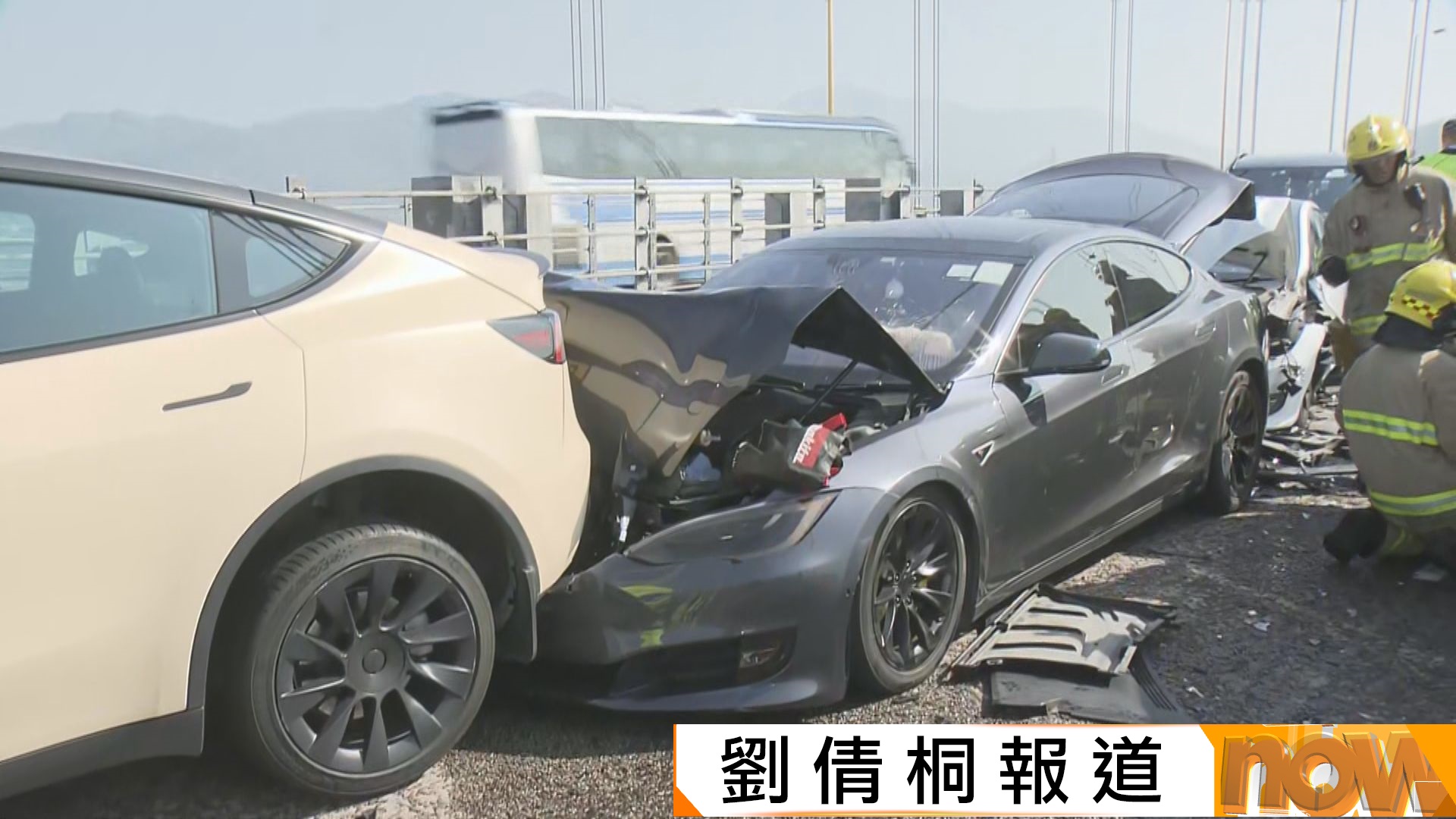 青馬大橋車禍｜10車相撞釀至少10人輕傷　司機：後面車輛收掣不及致一堆車相撞
