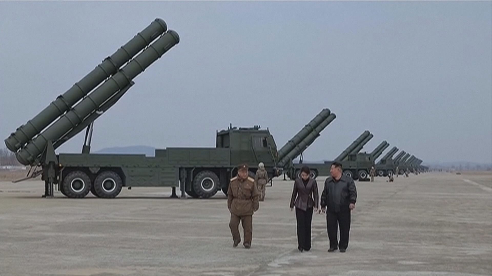 金正恩視察北韓遠程炮兵部隊火力打擊訓練