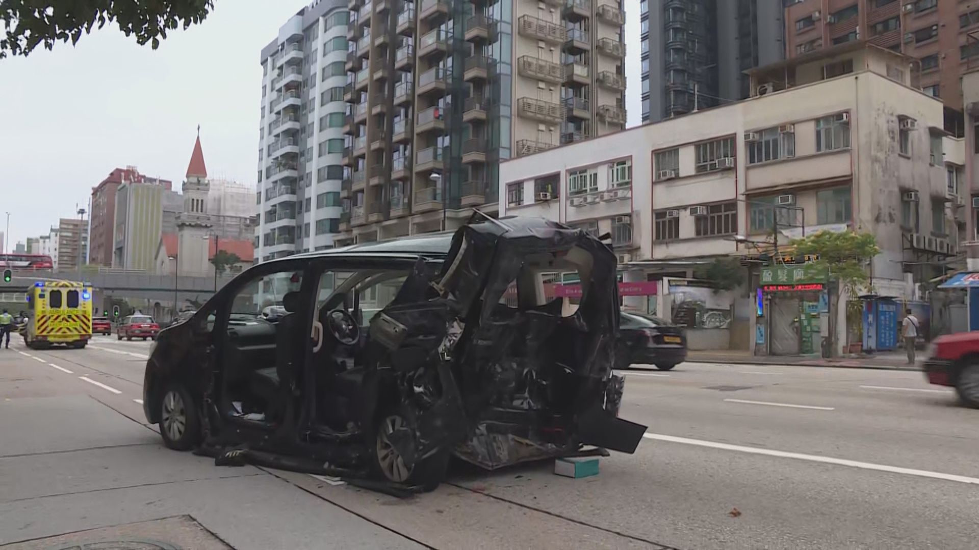 九龍城四車連環相撞　四人受傷