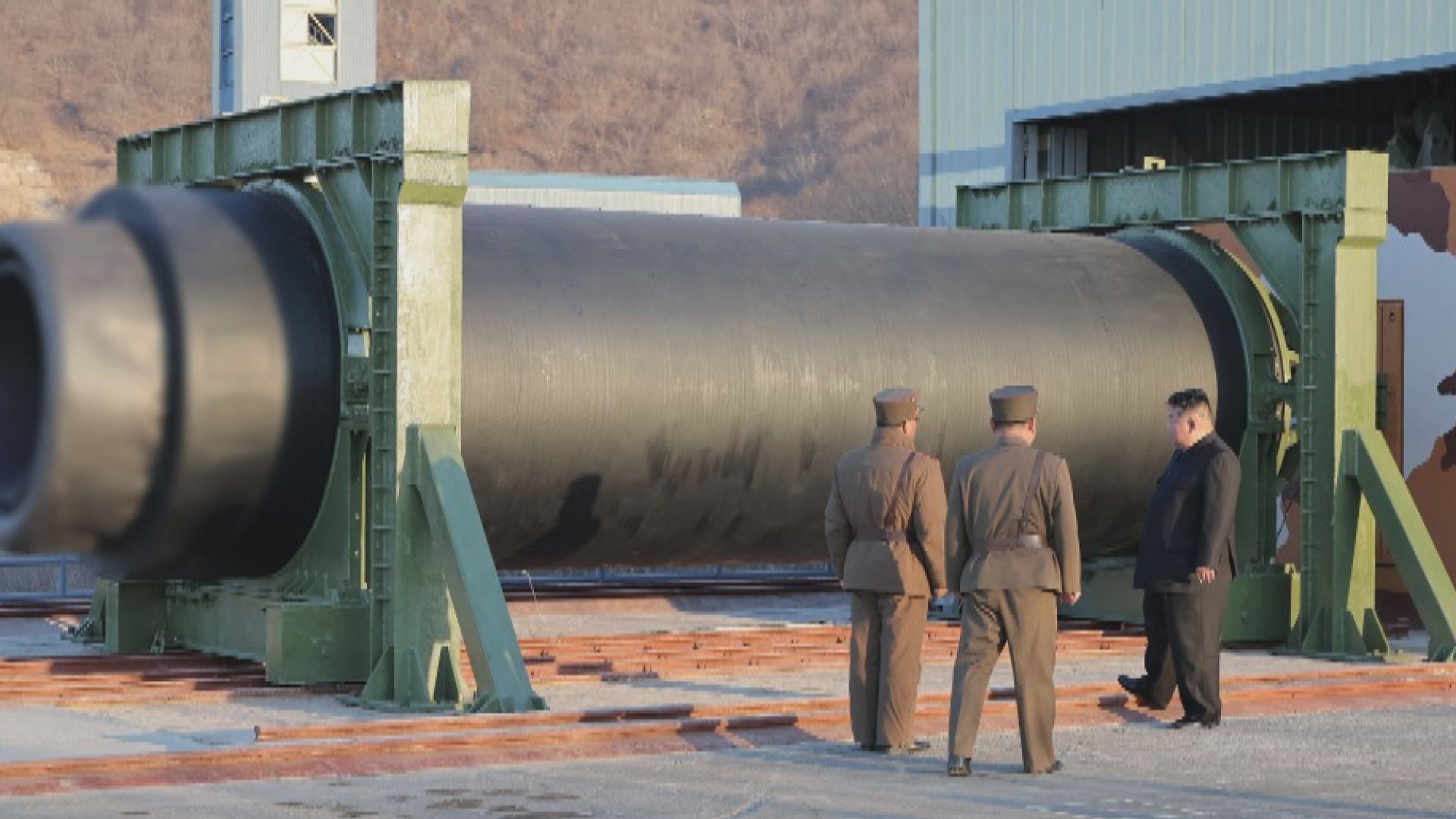 金正恩視察軍事試驗和特戰部隊訓練情況