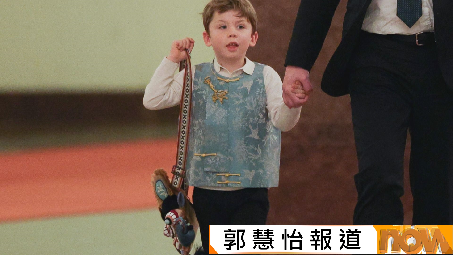 特朗普訪華｜馬斯克六歲幼子中國風裝扮惹熱議　馬斯克說兒子正在學普通話