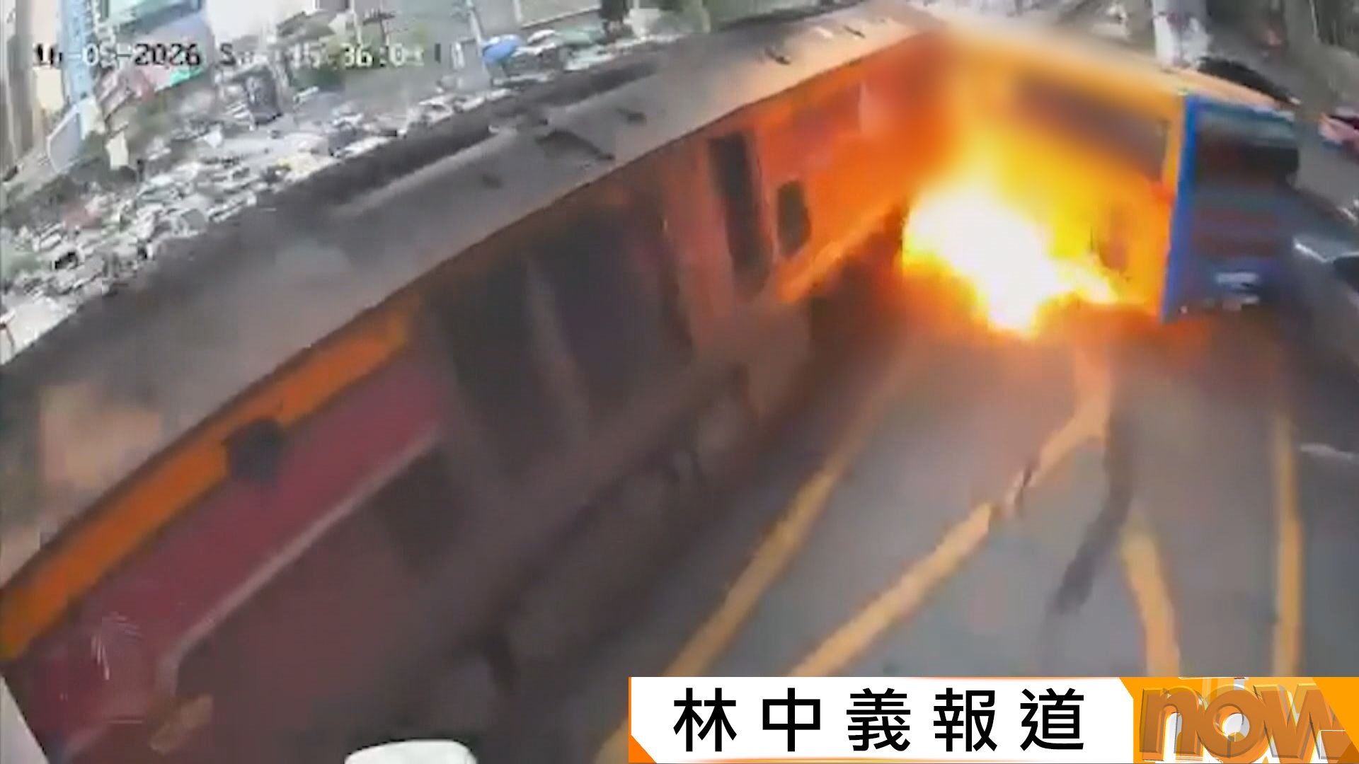 泰國曼谷貨運列車與巴士相撞致8死32傷