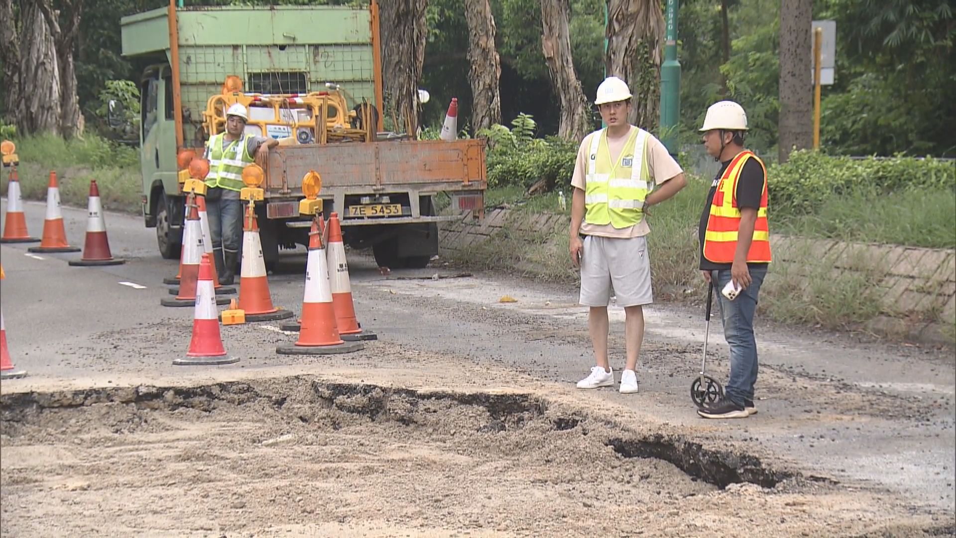 屯門青山公路近屯利街食水管一周三次滲漏停水維修　議員指水管老化促全面檢修